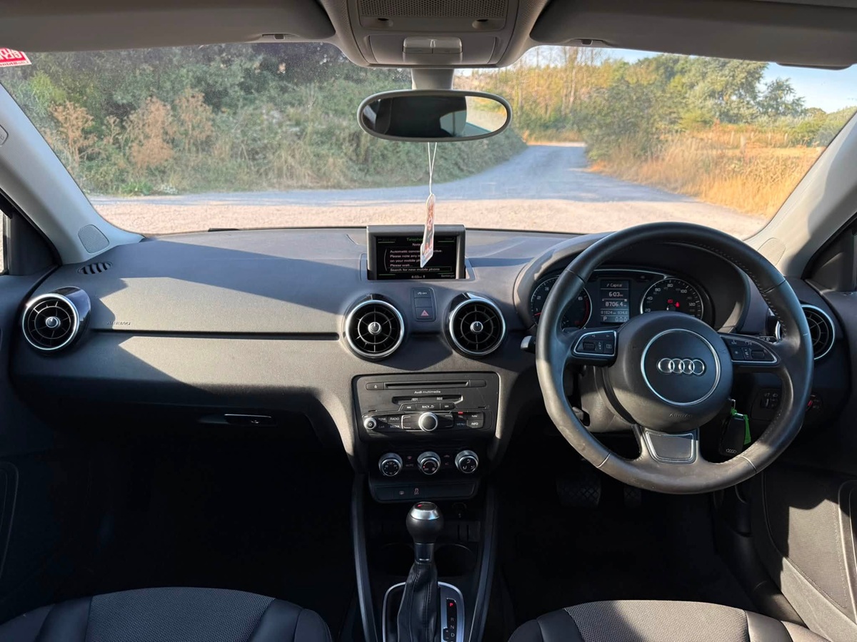 								Audi A1 Sport full									