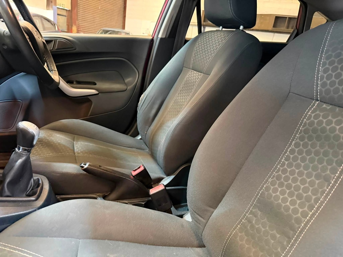 								Ford Fiesta Titanium full									