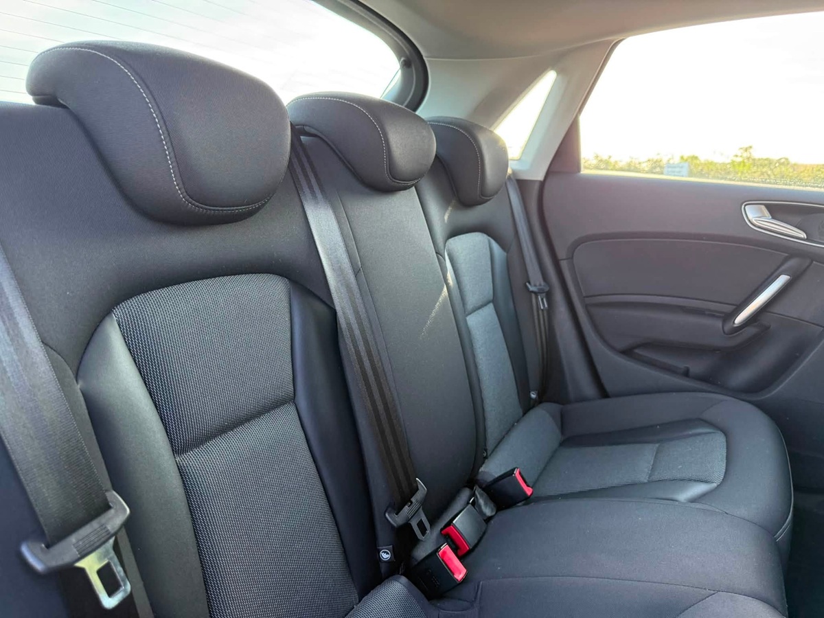 								Audi A1 Sport full									