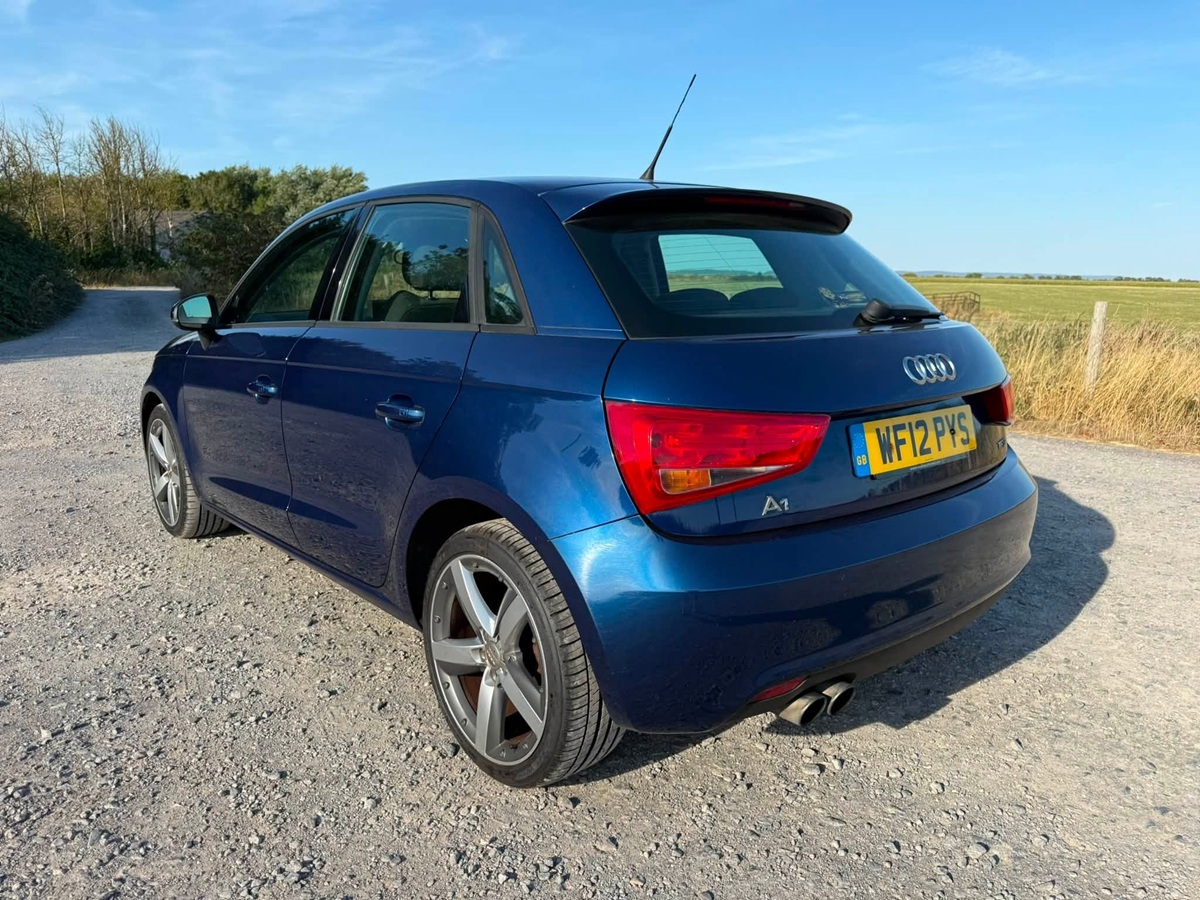 								Audi A1 Sport full									