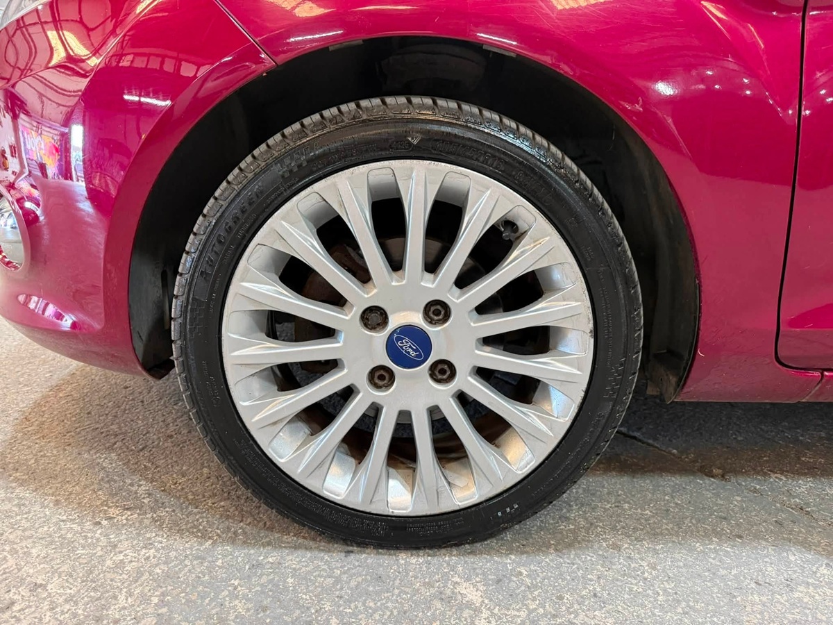 								Ford Fiesta Titanium full									