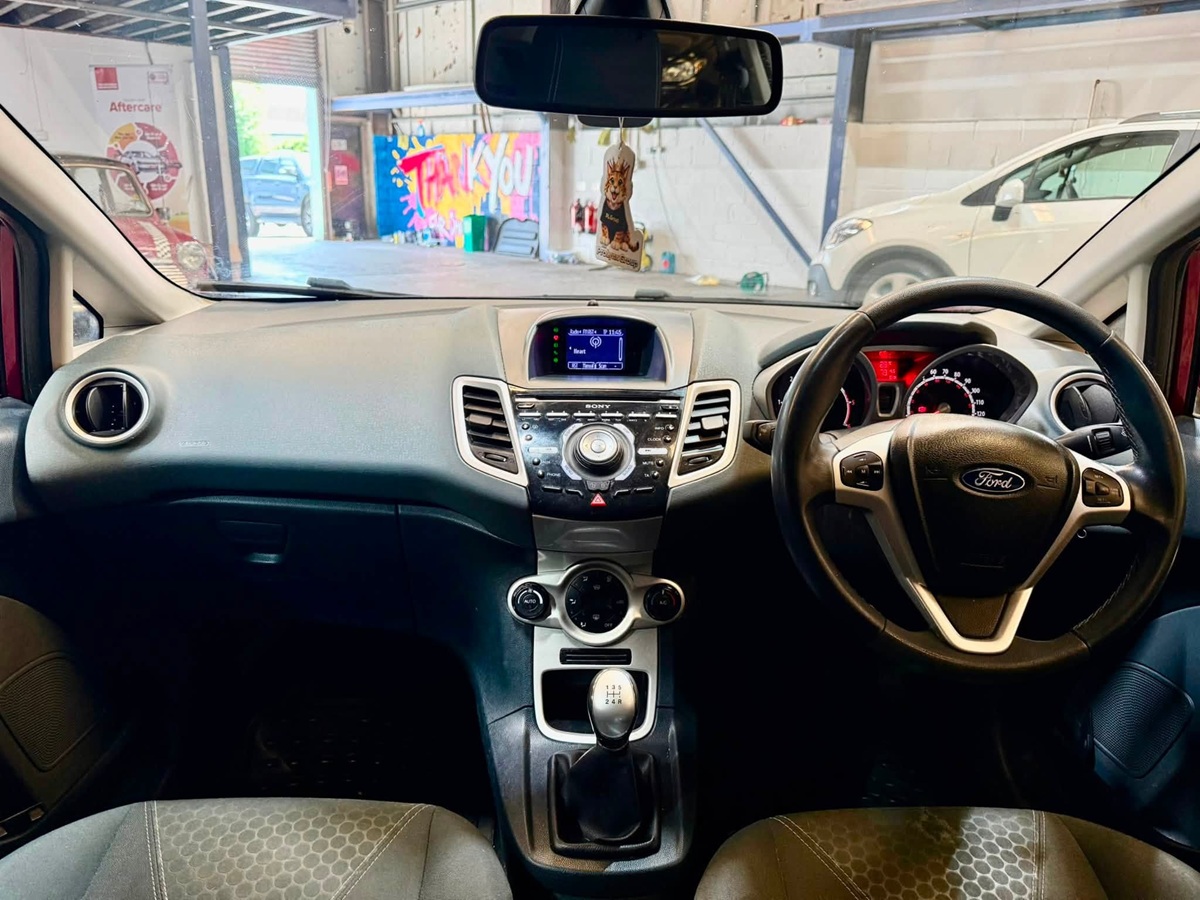 								Ford Fiesta Titanium full									