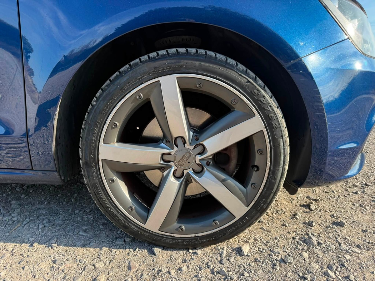 								Audi A1 Sport full									