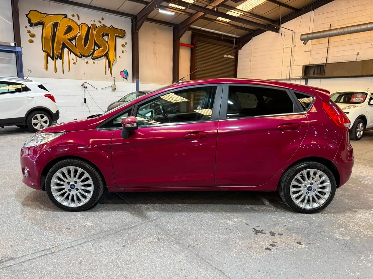 								Ford Fiesta Titanium full									