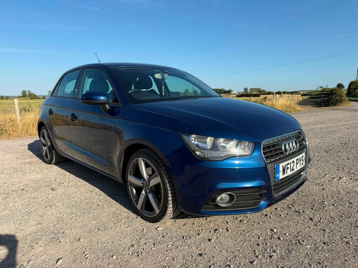 								Audi A1 Sport full									