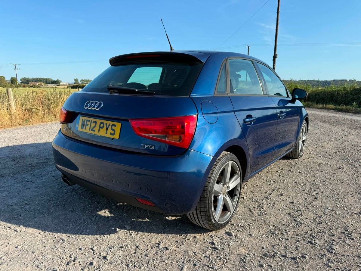 								Audi A1 Sport full									