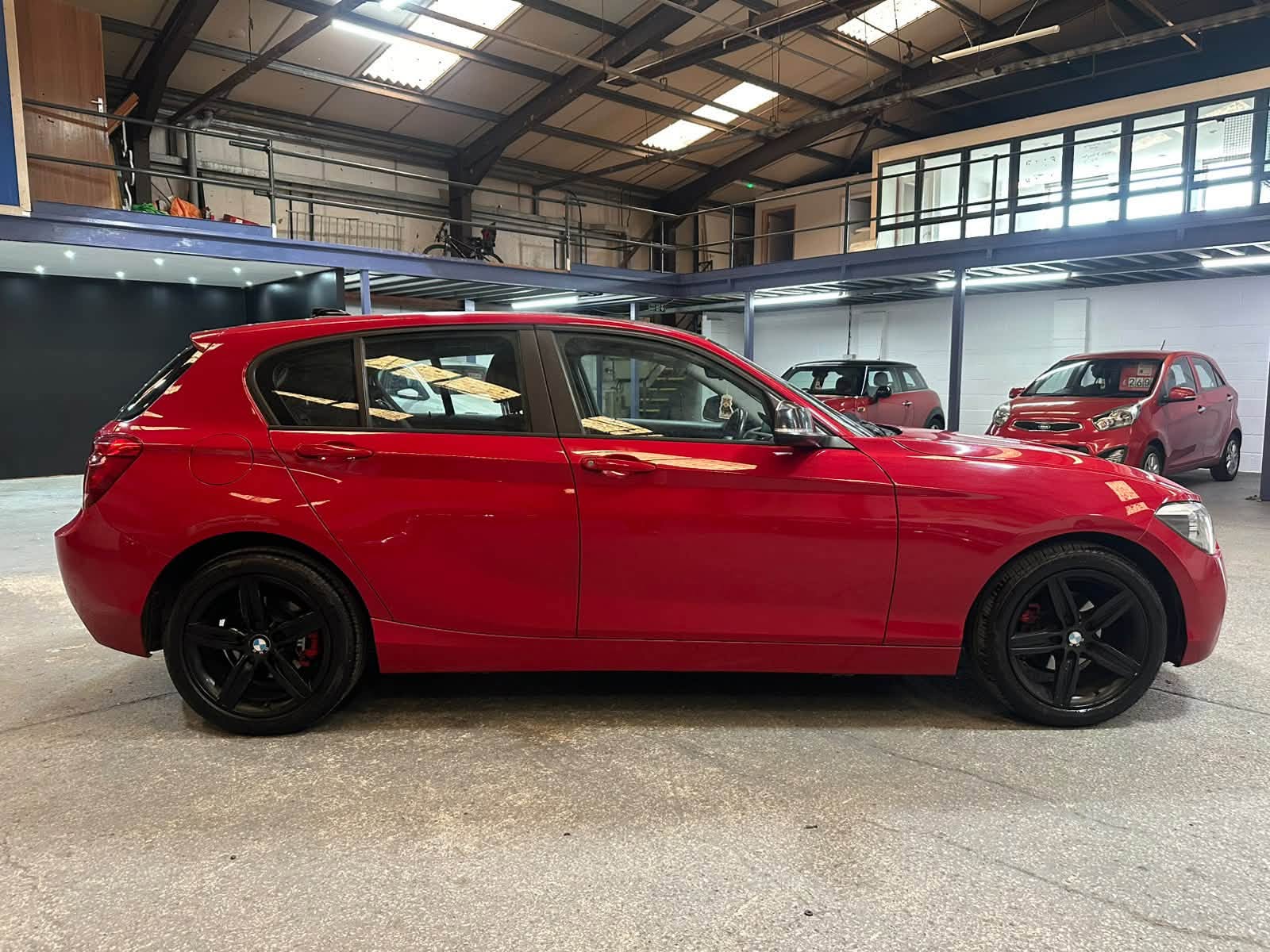 								BMW 116i Sport full									