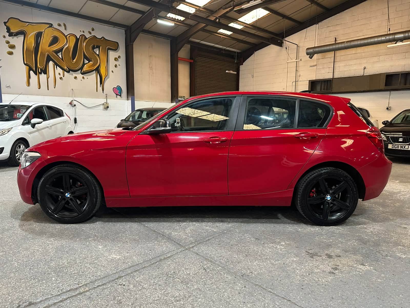 								BMW 116i Sport full									
