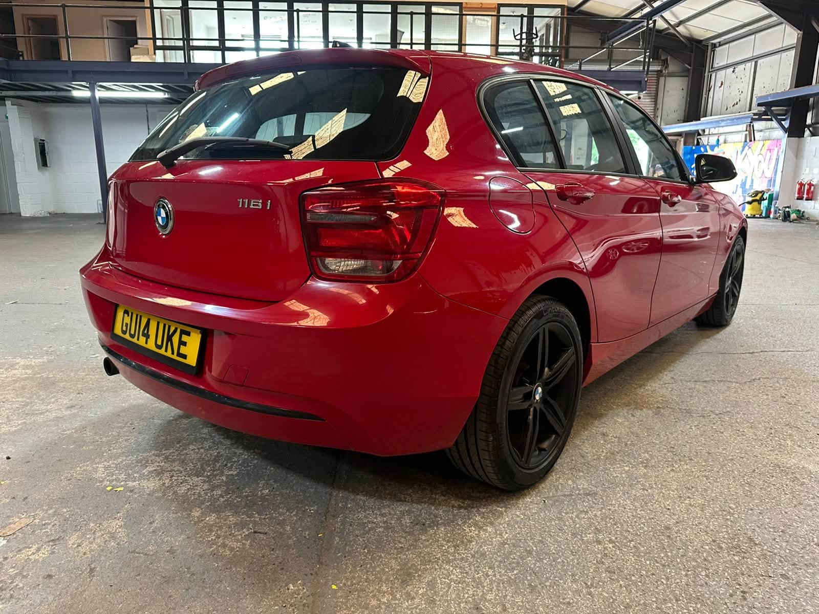								BMW 116i Sport full									
