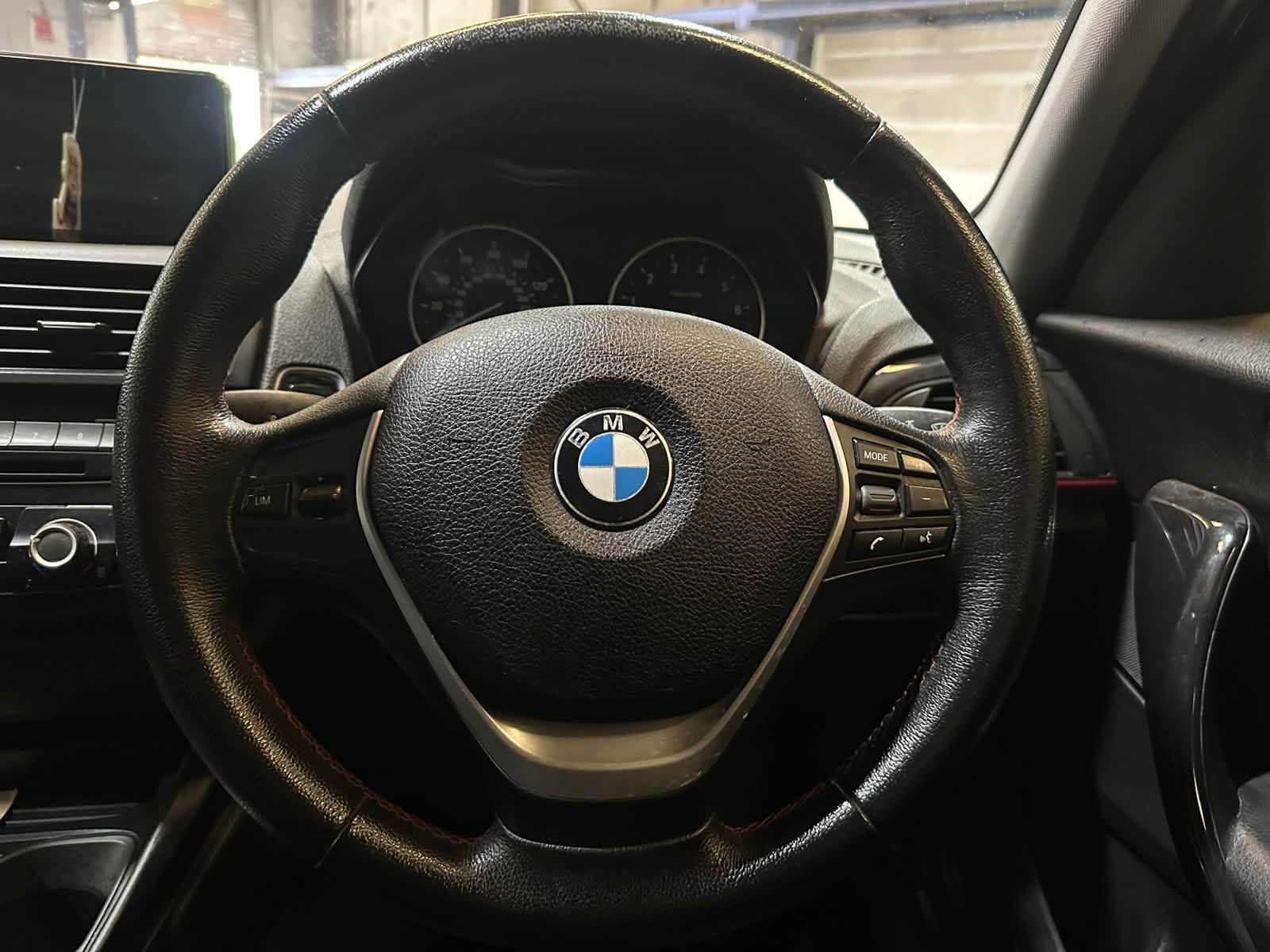 								BMW 116i Sport full									