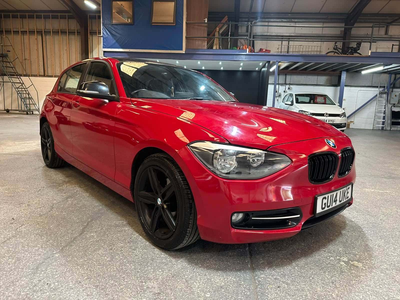 								BMW 116i Sport full									