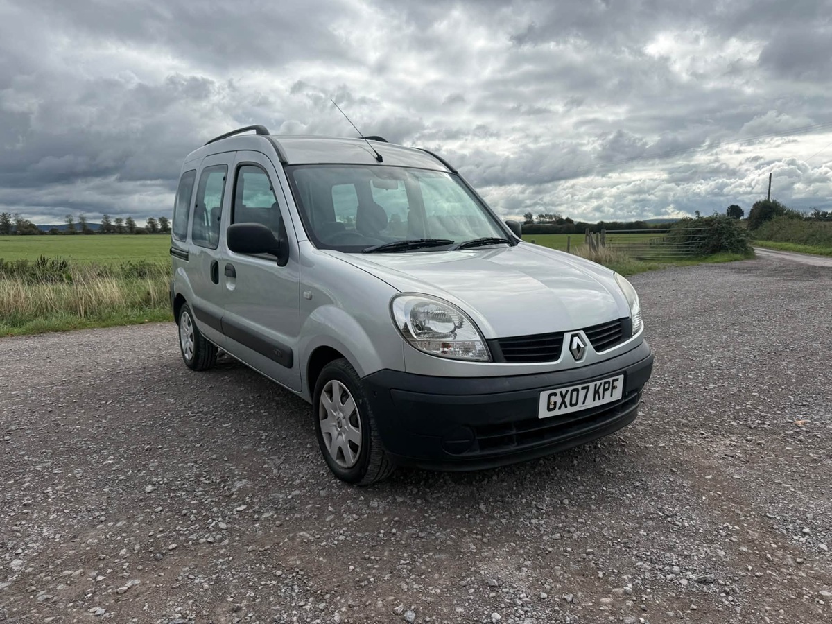 								Renault Authentique MPV full									