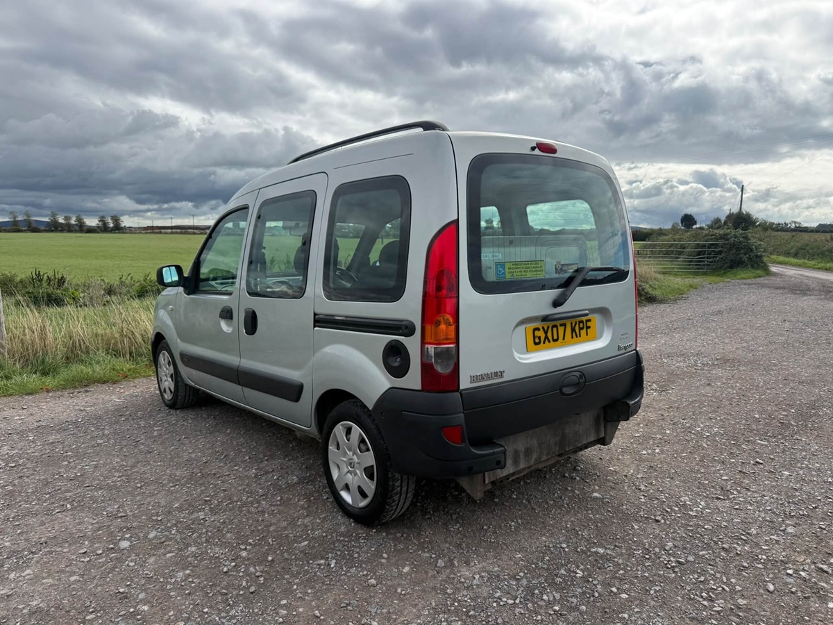 								Renault Authentique MPV full									