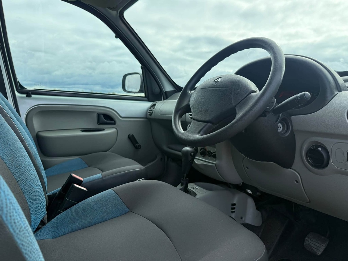 								Renault Authentique MPV full									