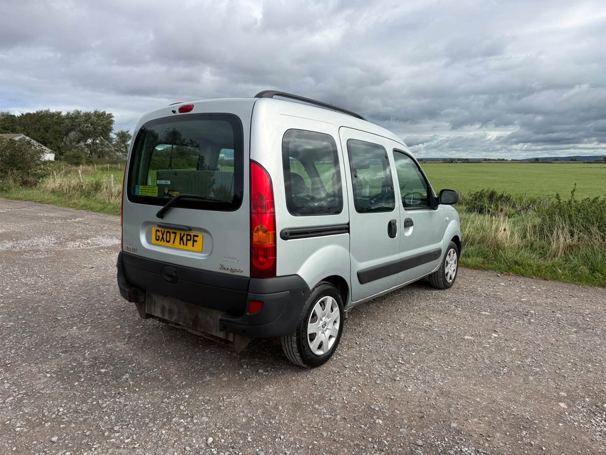 								Renault Authentique MPV full									