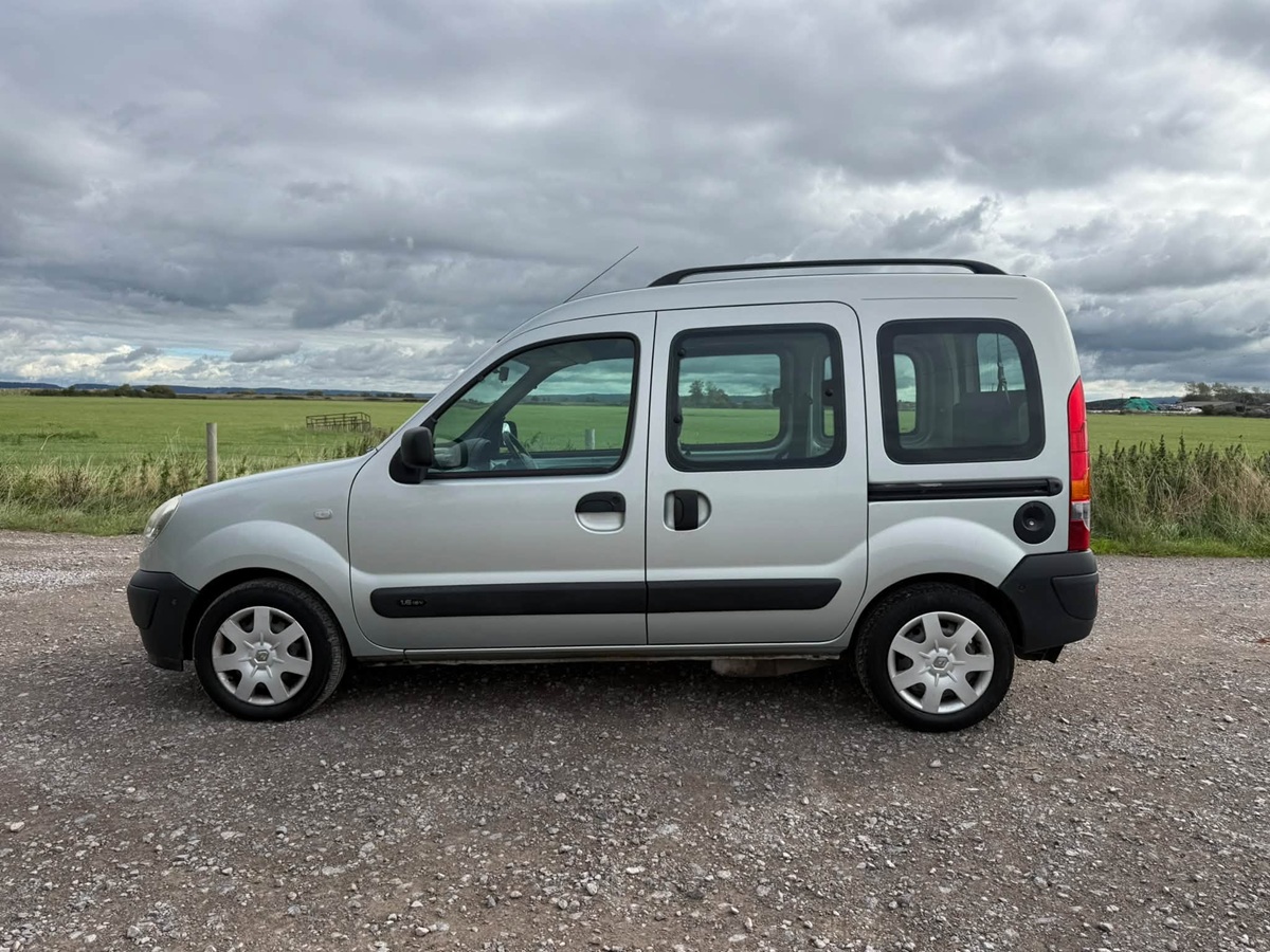 								Renault Authentique MPV full									
