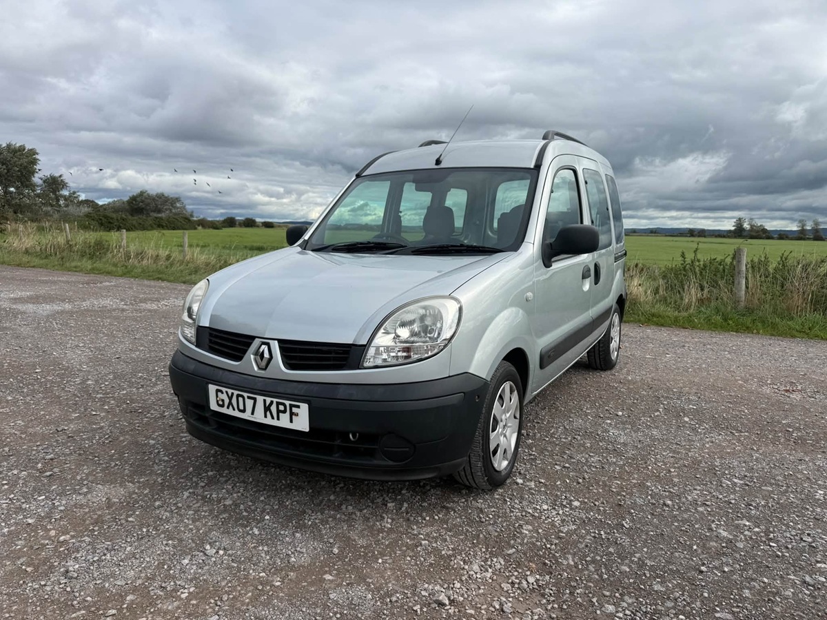 								Renault Authentique MPV full									