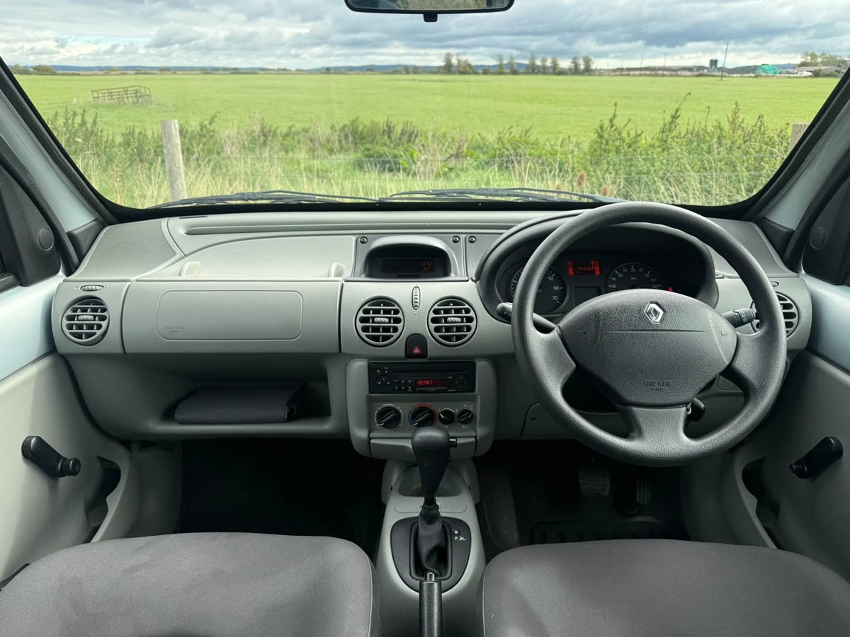 								Renault Authentique MPV full									
