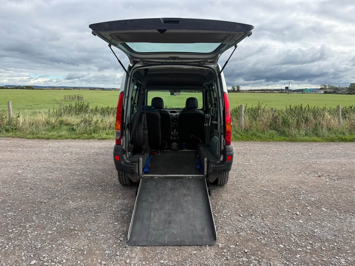 								Renault Authentique MPV full									