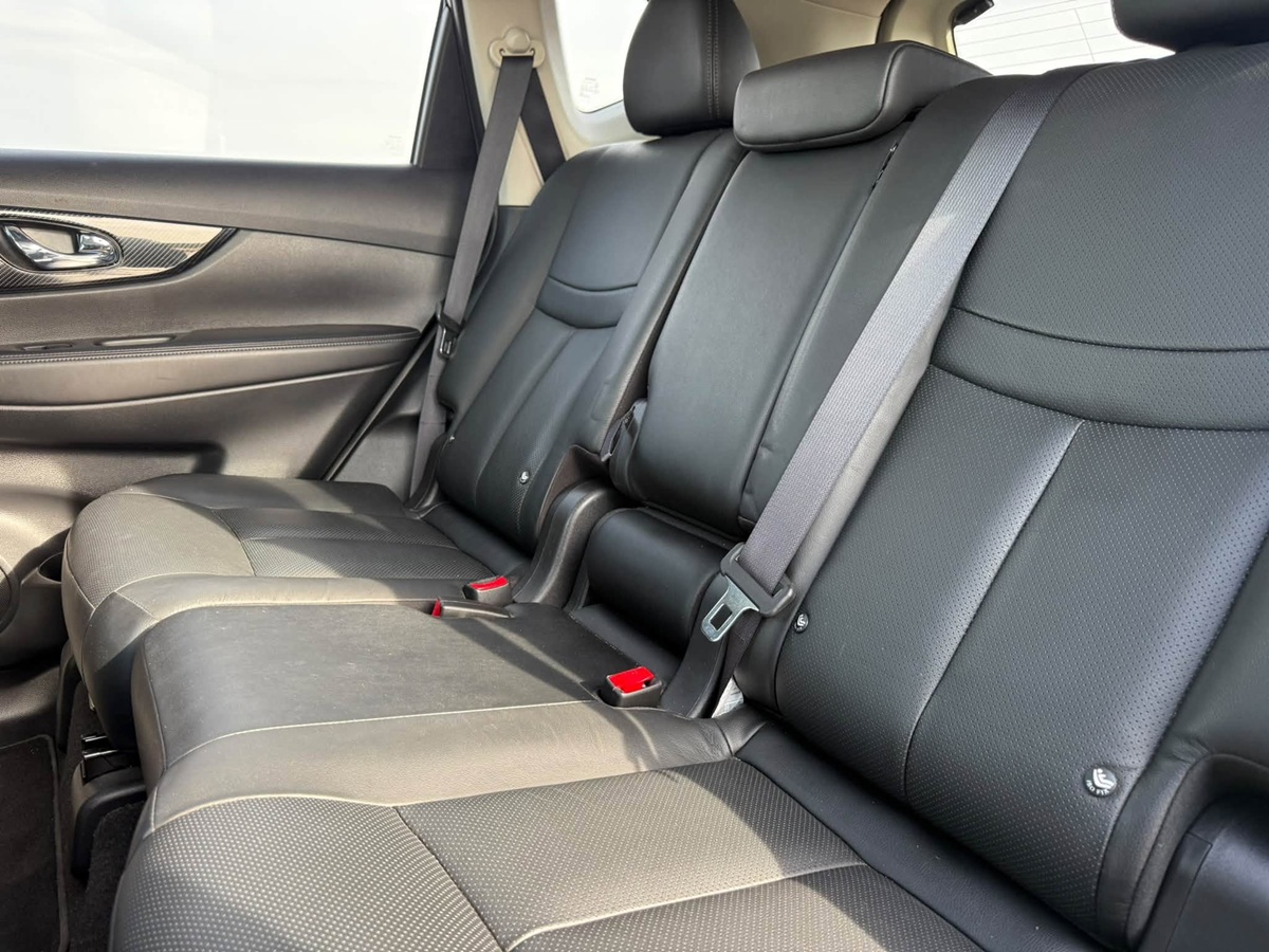 								Nissan X-Trail Tekna full									