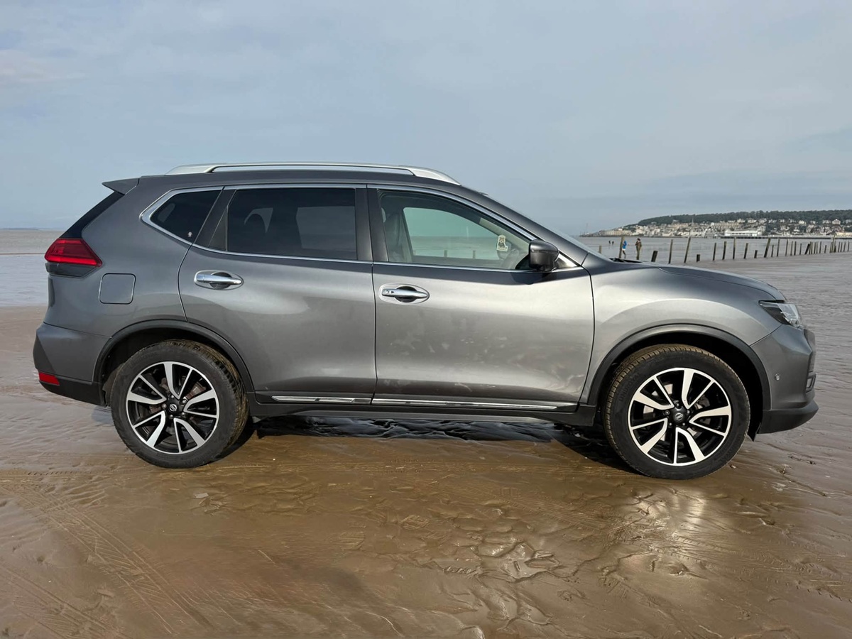 								Nissan X-Trail Tekna full									