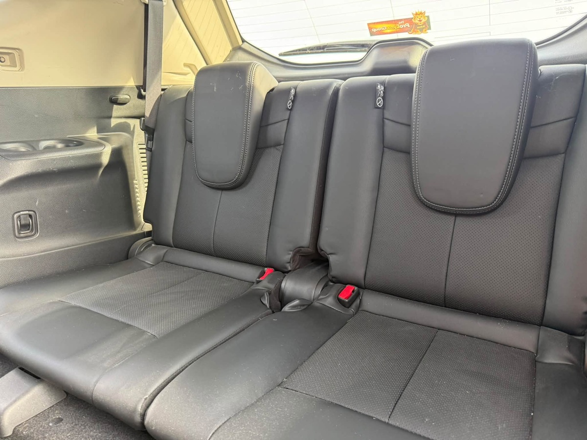 								Nissan X-Trail Tekna full									