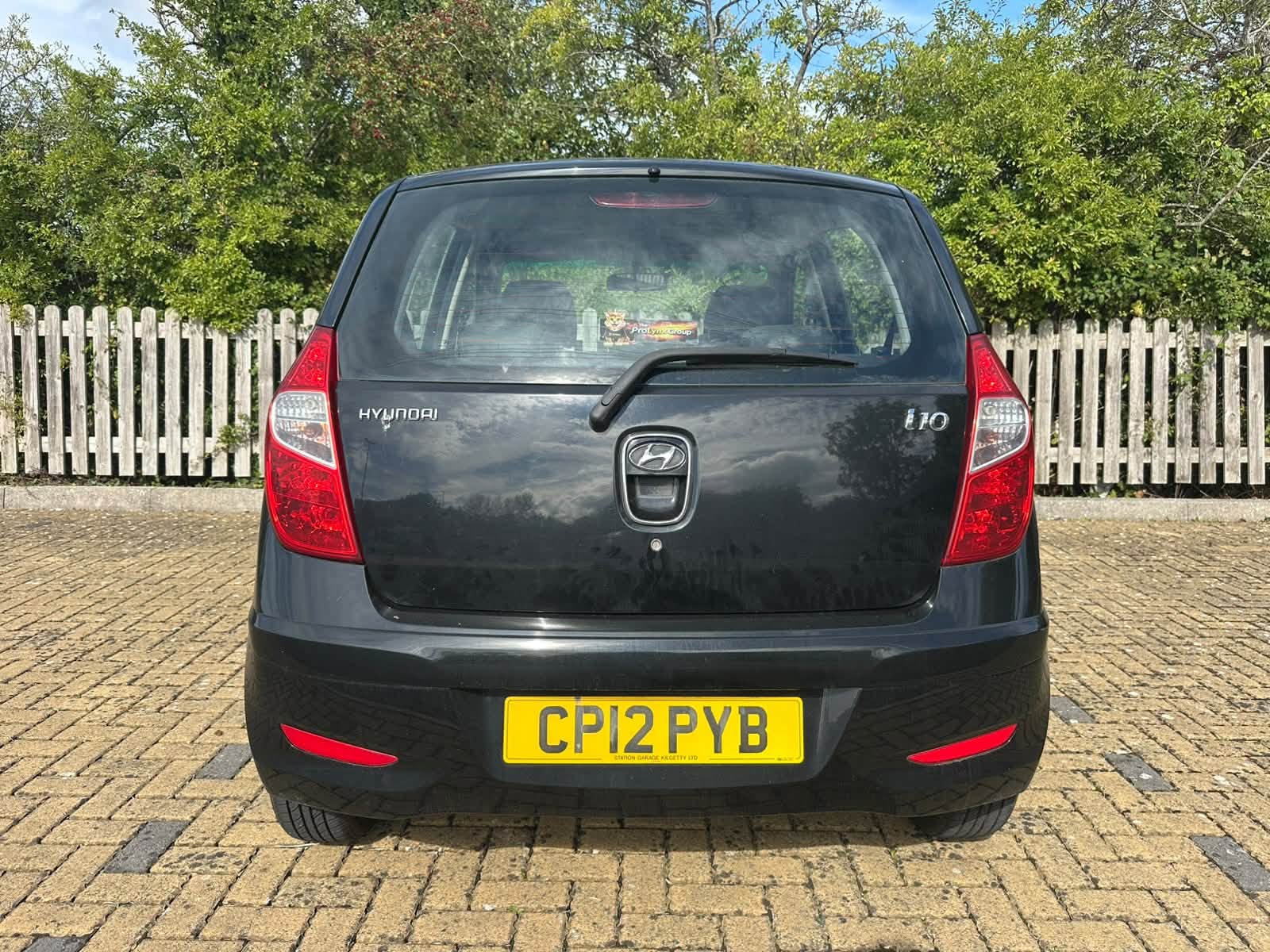 								Hyundai i10 Classic full									