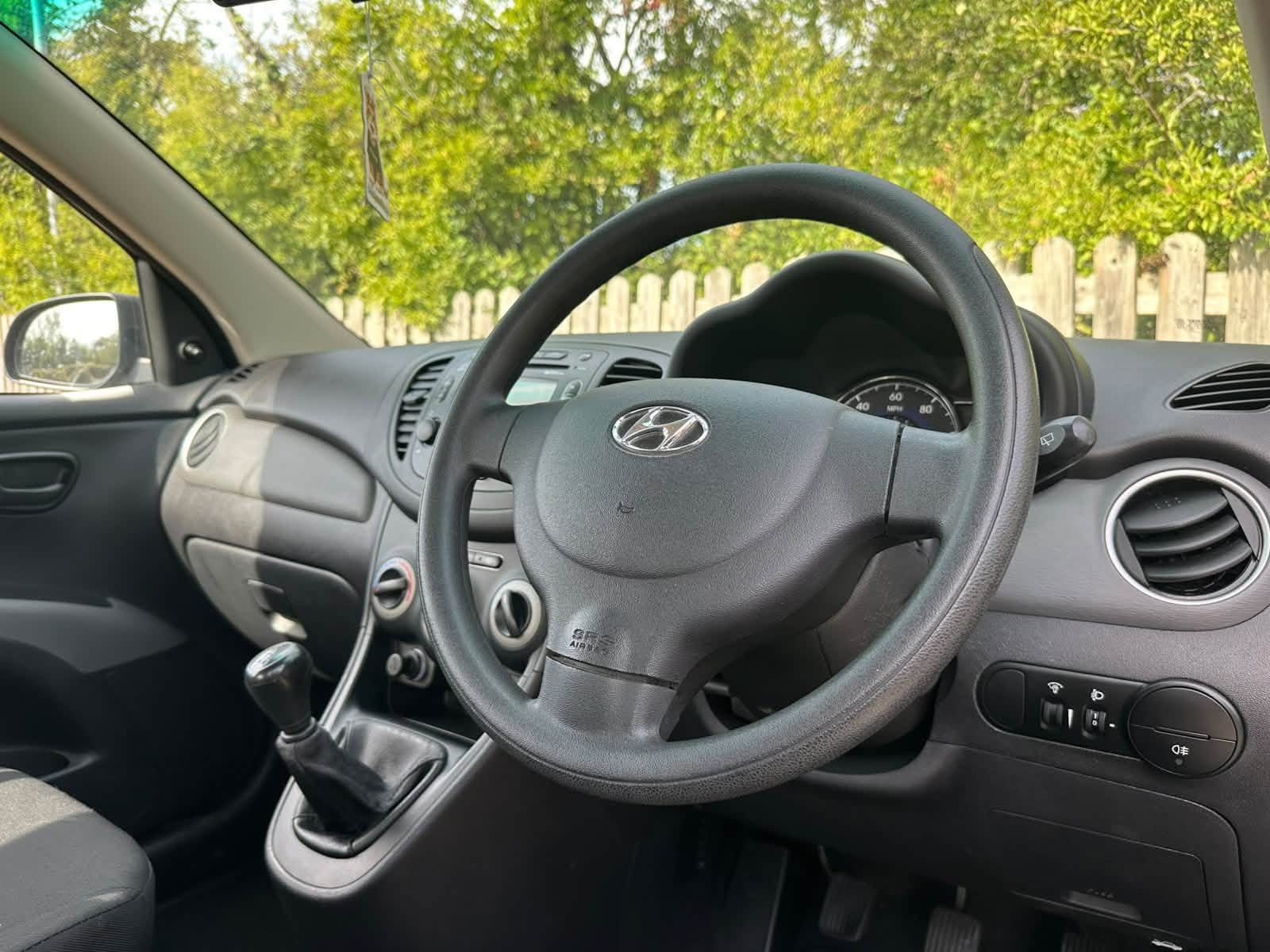 								Hyundai i10 Classic full									