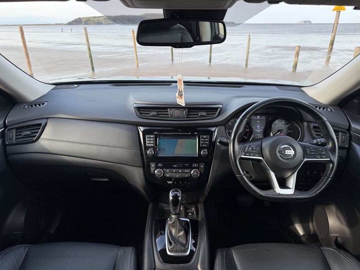 								Nissan X-Trail Tekna full									
