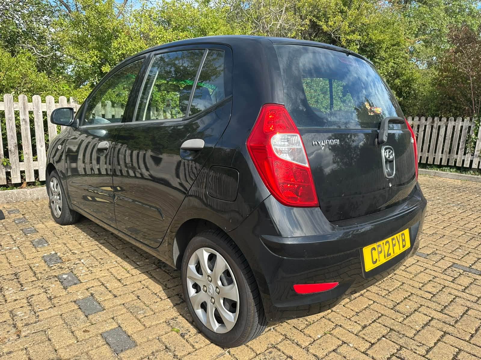 								Hyundai i10 Classic full									