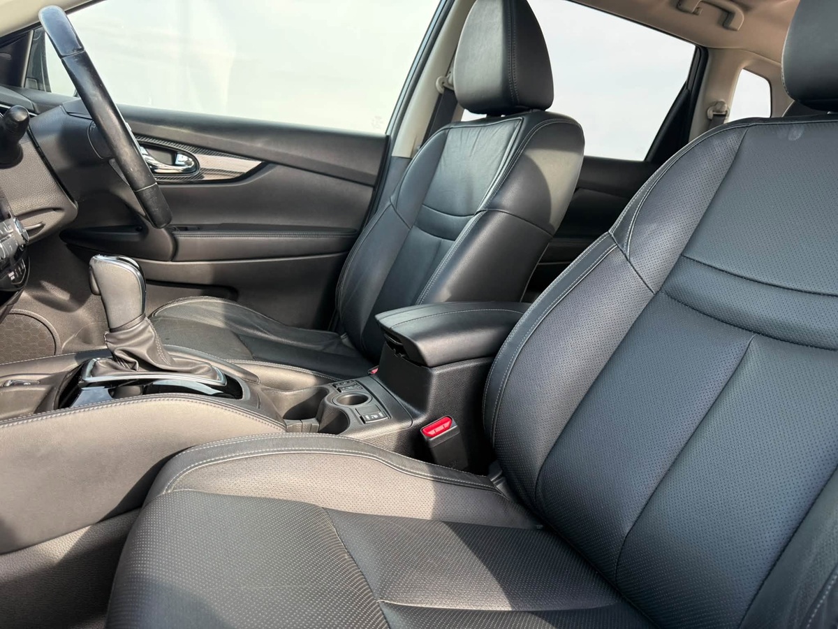 								Nissan X-Trail Tekna full									