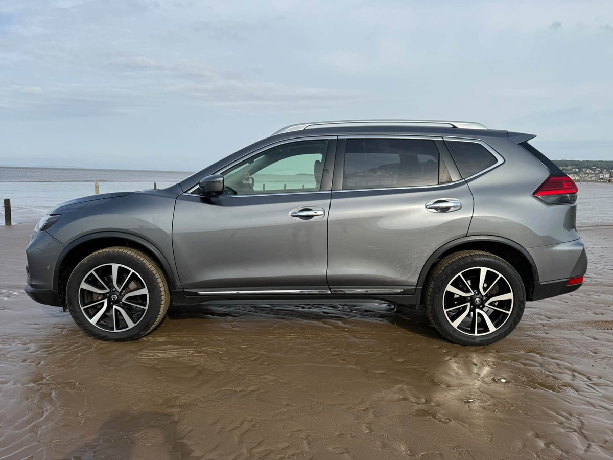 								Nissan X-Trail Tekna full									