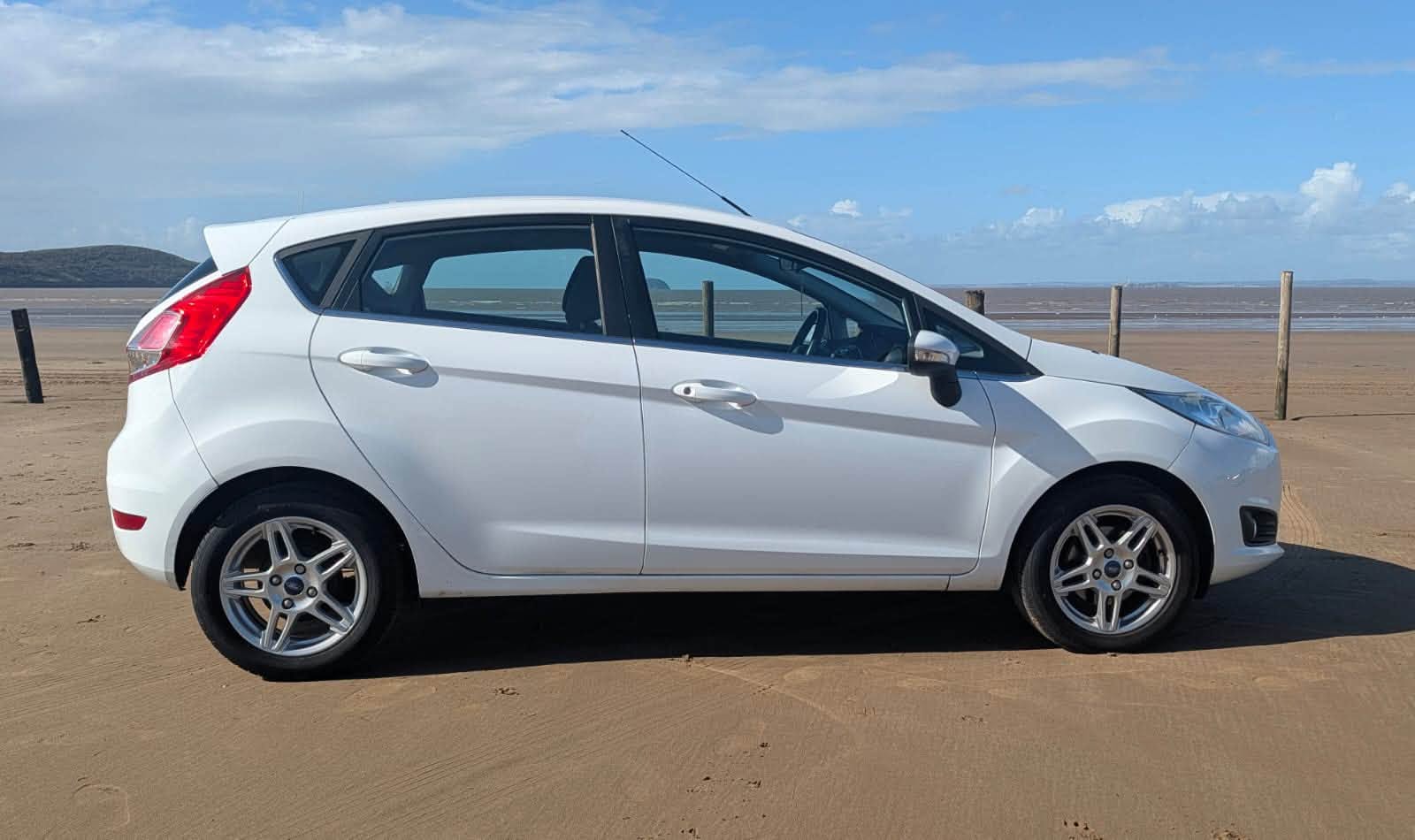 								Ford Fiesta Zetec full									