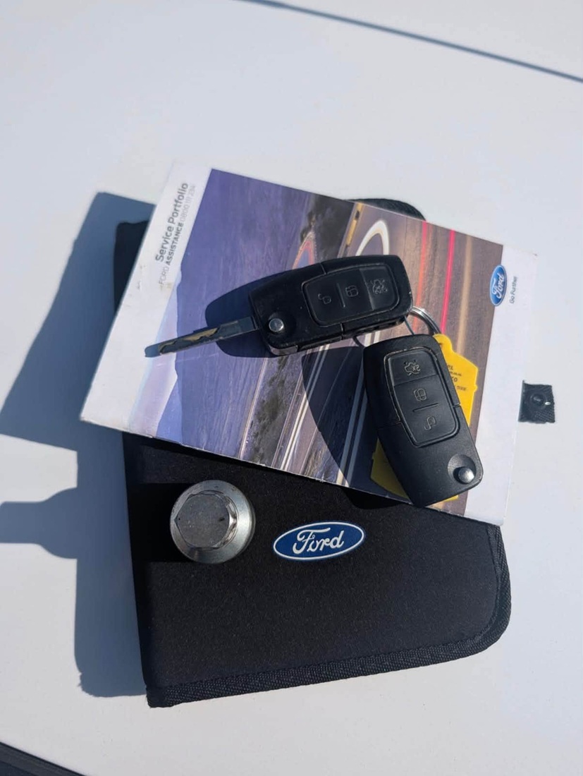 								Ford Fiesta Zetec full									