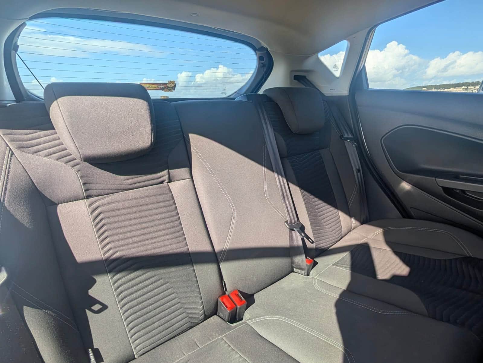 								Ford Fiesta Zetec full									