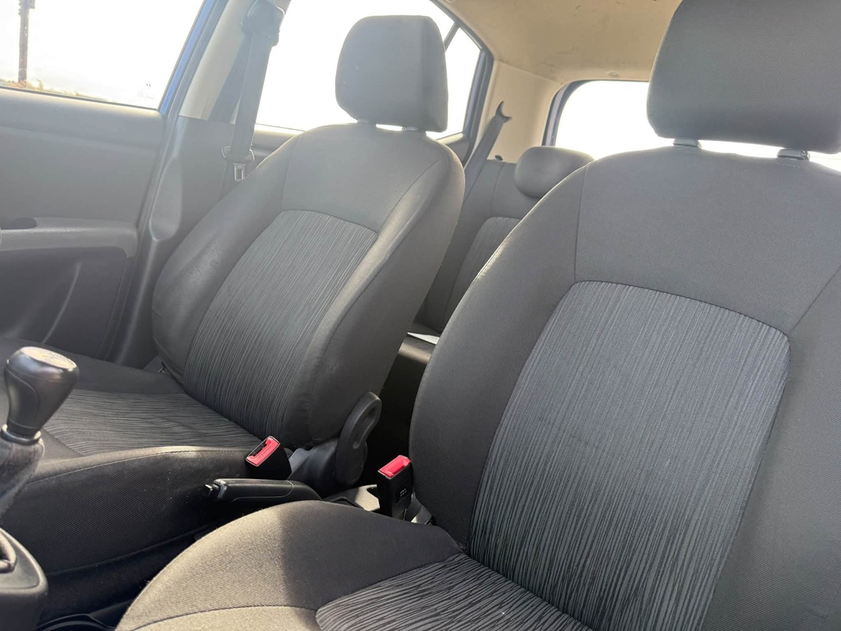 								Hyundai i10 Classic full									