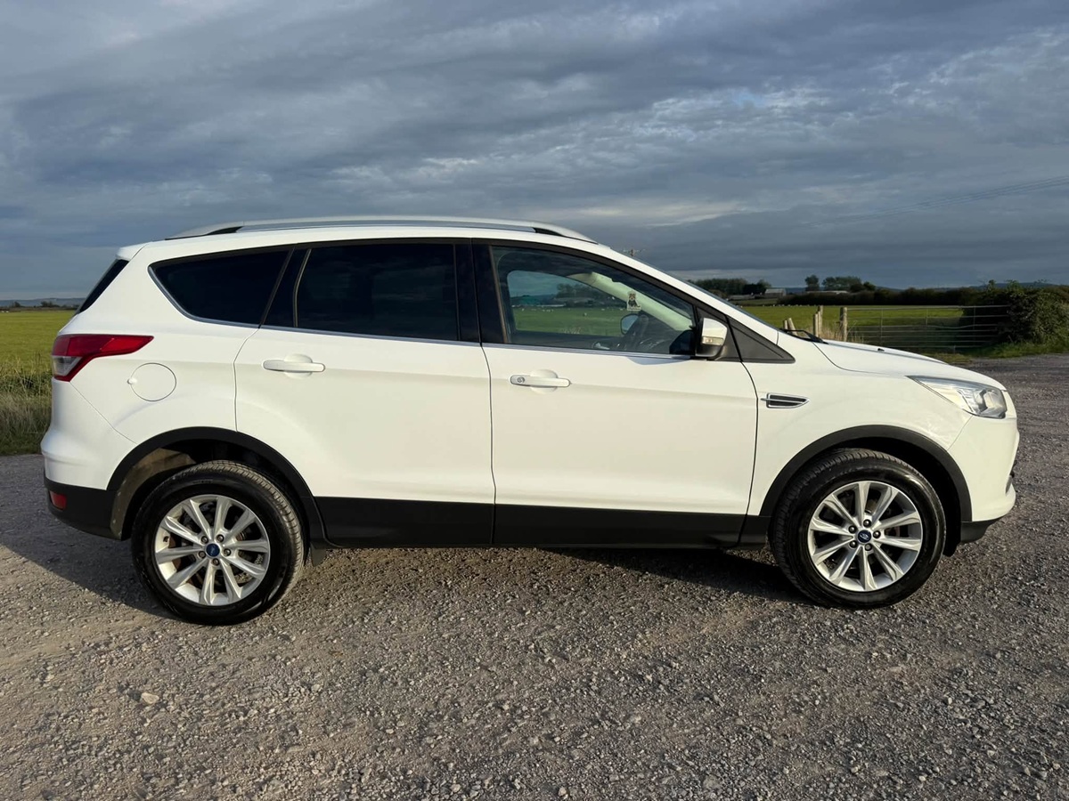 								Ford Kuga Titanium full									