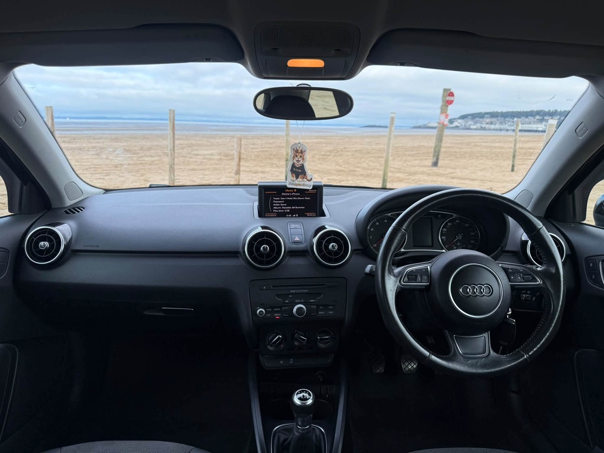 								Audi A1 Sport full									