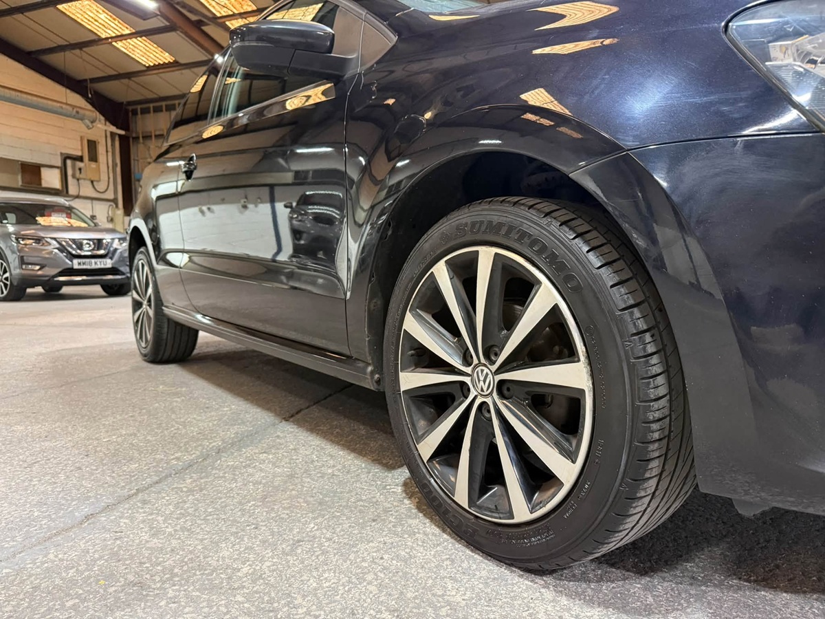 								Volkswagen Polo SE full									