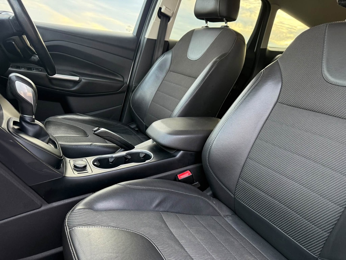 								Ford Kuga Titanium full									