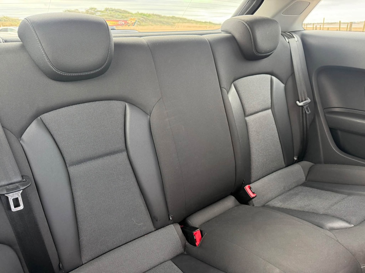 								Audi A1 Sport full									