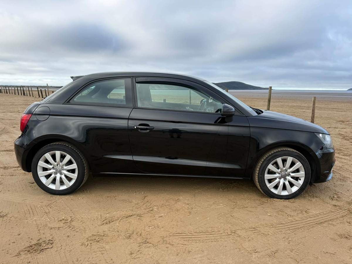 								Audi A1 Sport full									