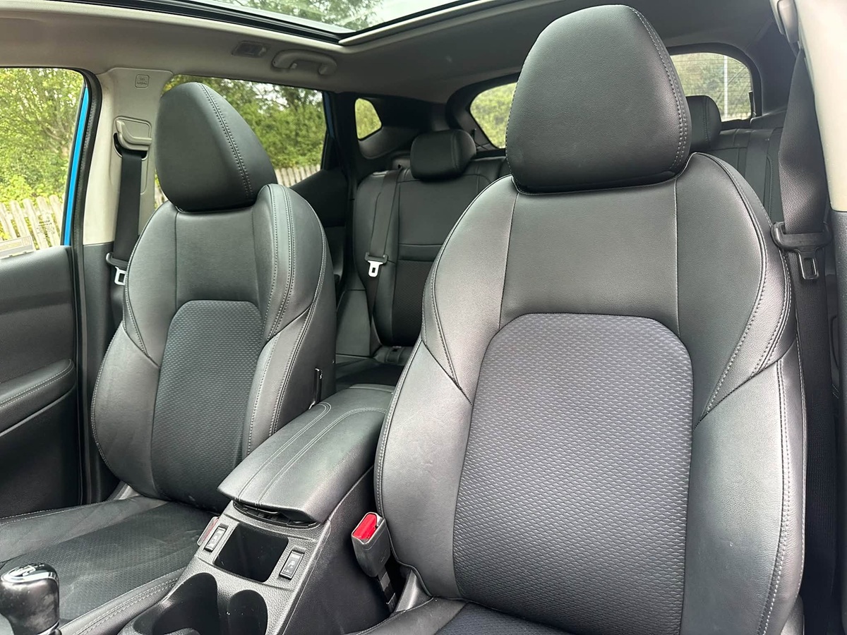 								Nissan Qashqai N-Connecta full									