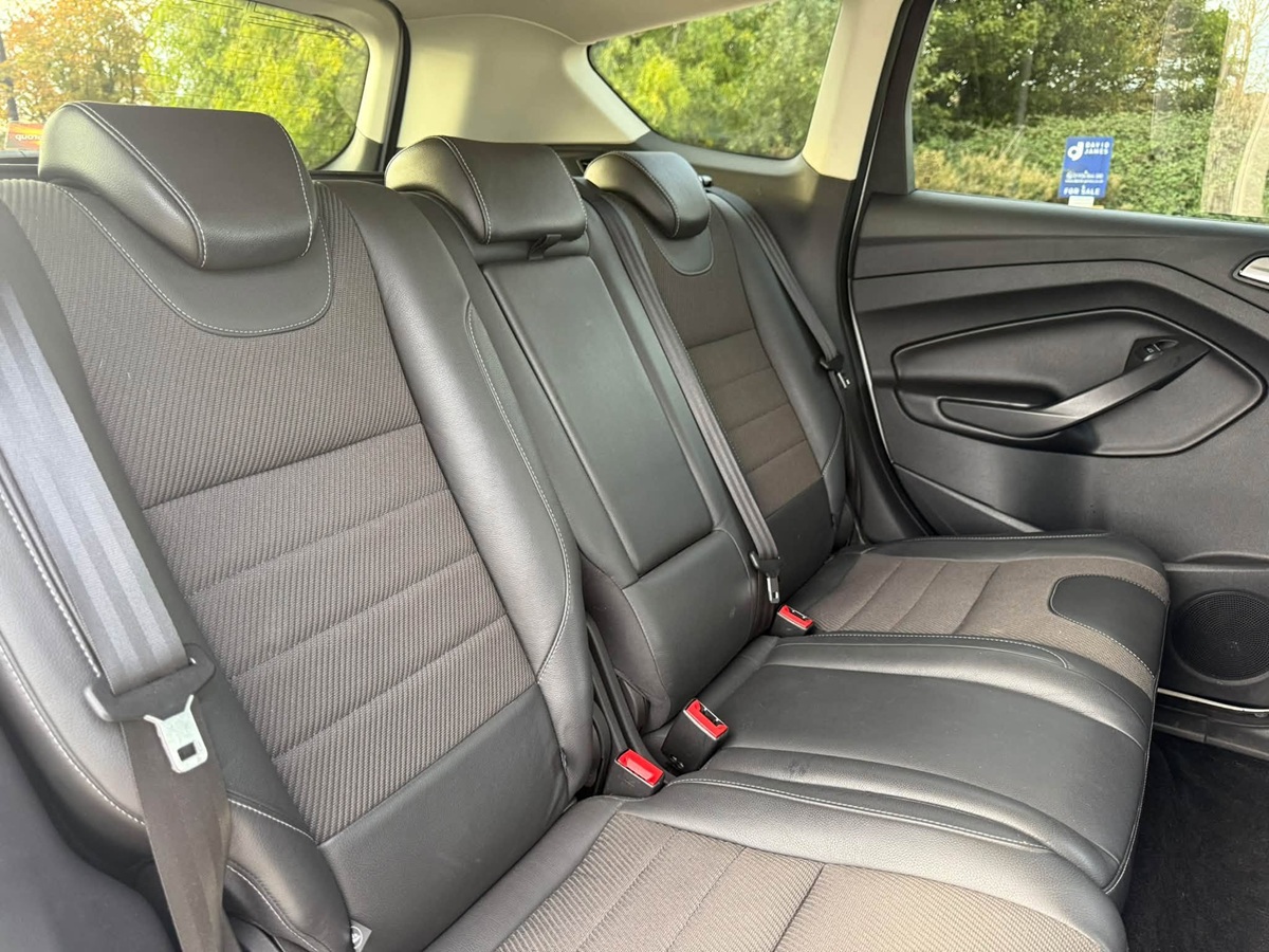 								Ford Kuga Titanium full									