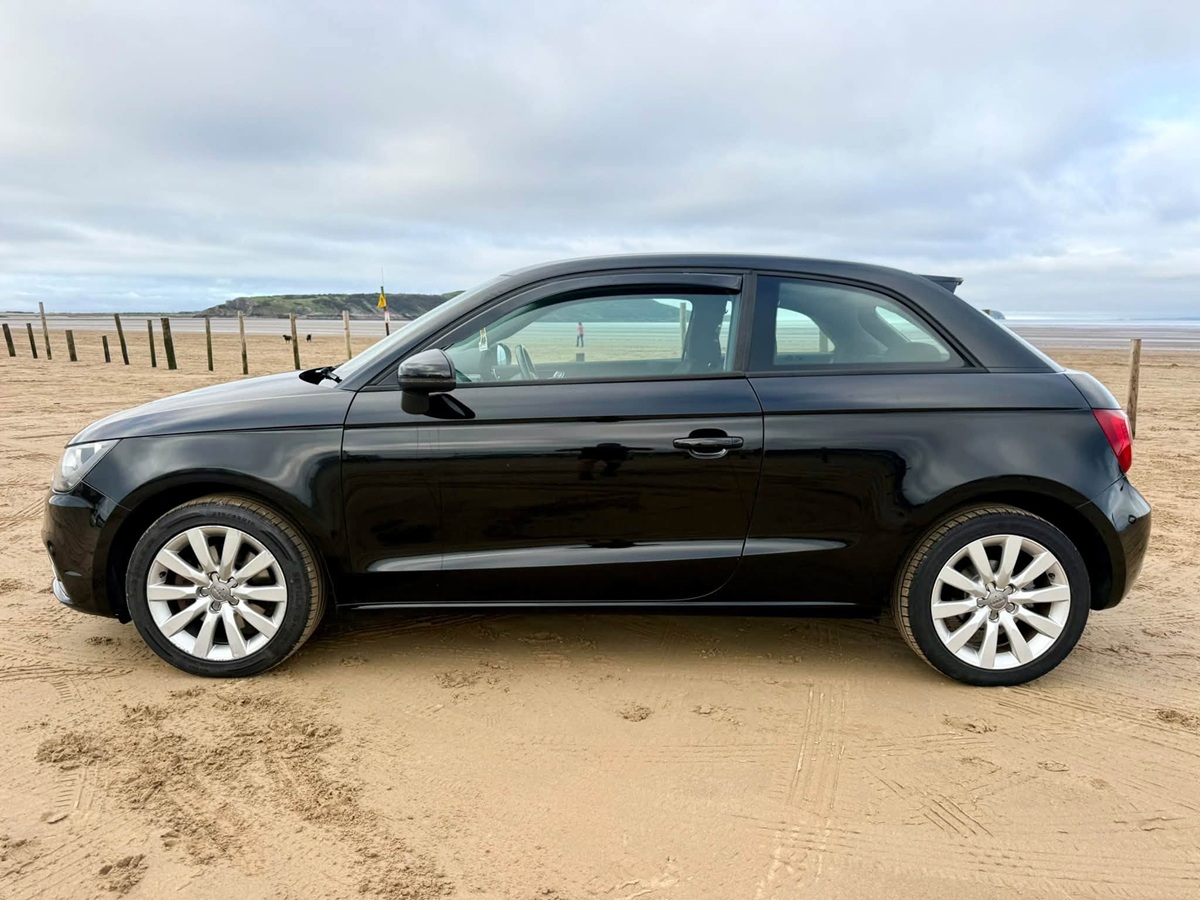 								Audi A1 Sport full									