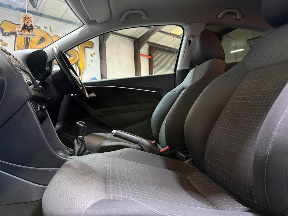 								Volkswagen Polo SE full									