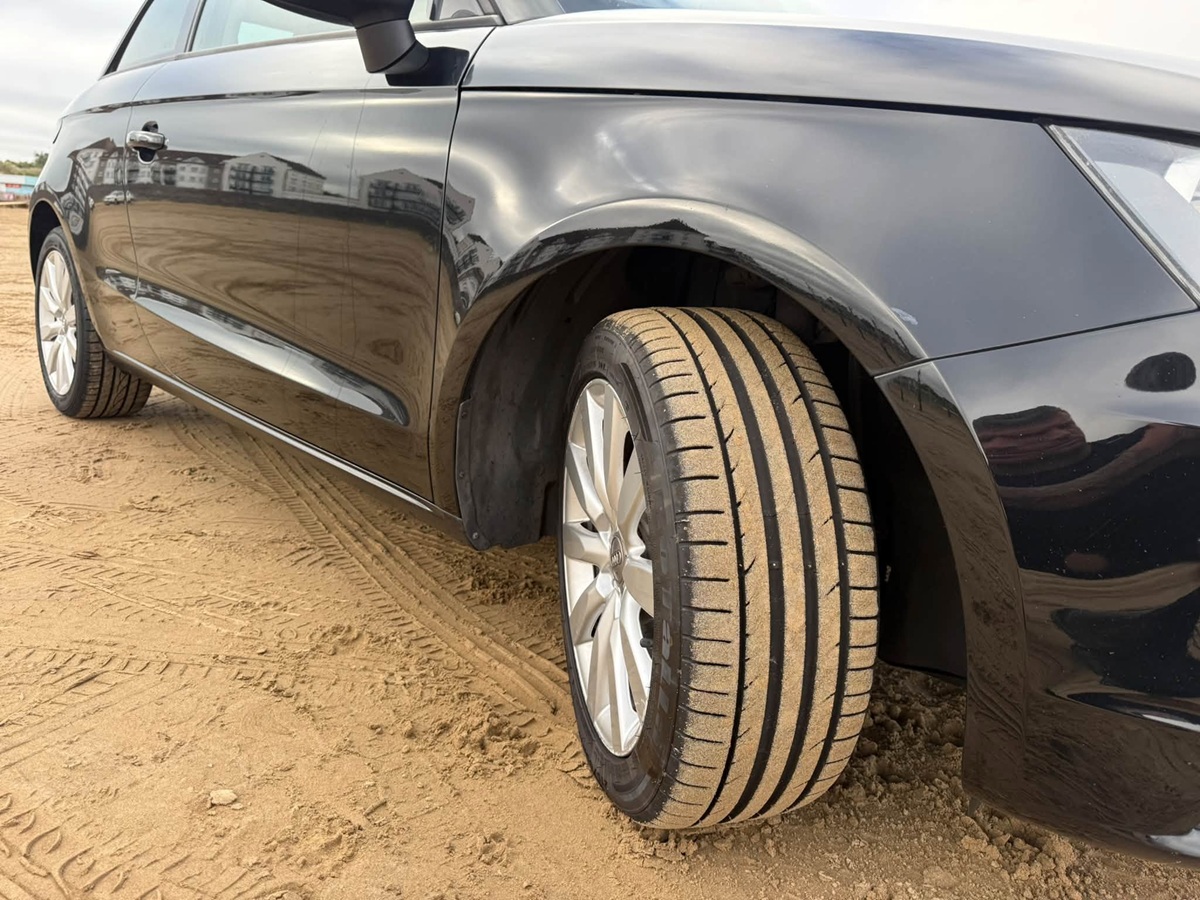 								Audi A1 Sport full									