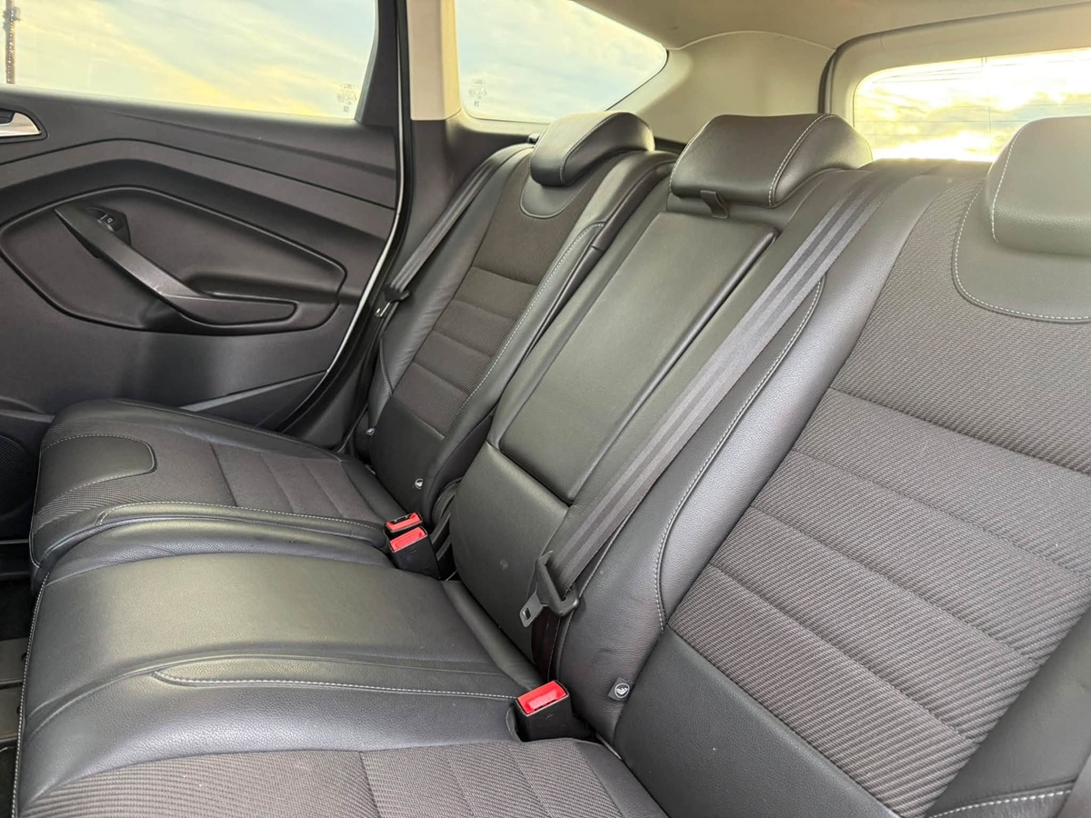								Ford Kuga Titanium full									