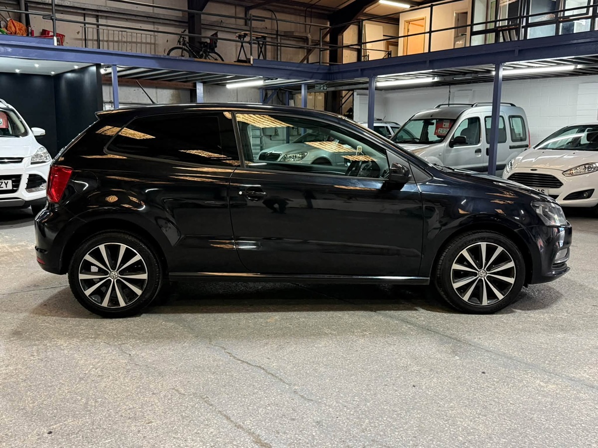								Volkswagen Polo SE full									