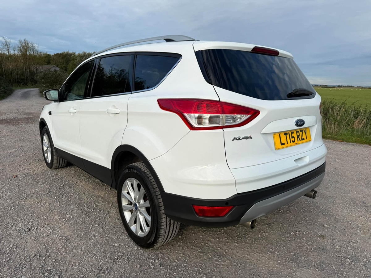 								Ford Kuga Titanium full									